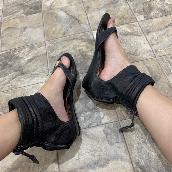 STEVE MADDEN Leather Sandals - Picture 3 of 14
